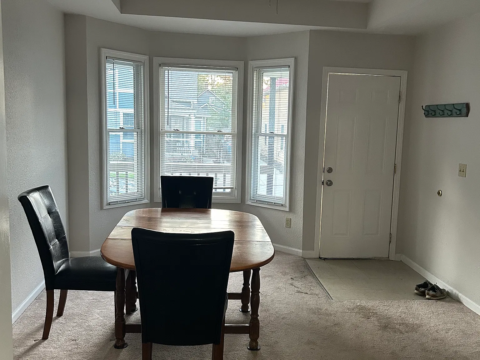 1 bed, 907 sqft, $1,350 — Photo 3