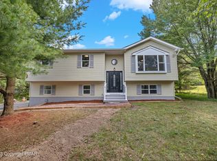 209 Ryan Rd, Blakeslee, PA 18610