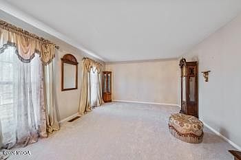 5th image of 6233 Skipperton Rd