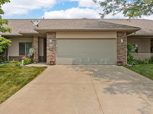 55 Montgomery Pl, Iowa City, IA 52240