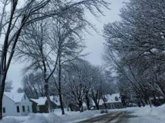 Exterior Neighborhood (street photo)