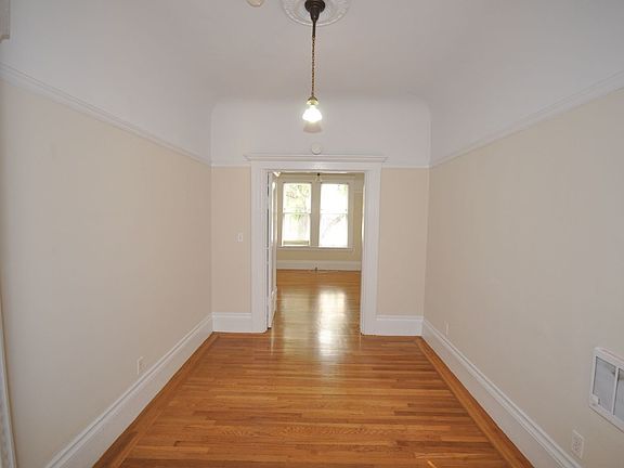 4th image of 819 14th St APT 1