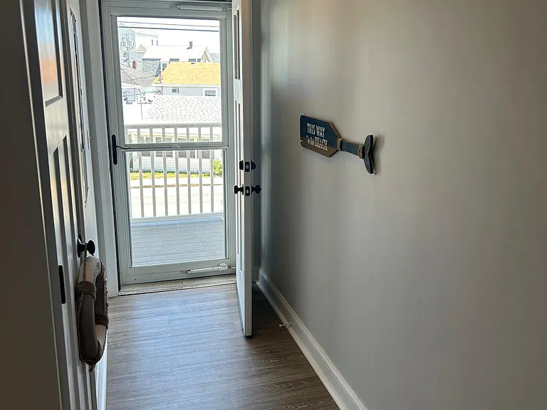 180 Ashworth Ave #104 — Photo 12