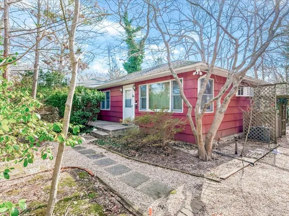 90 Horton Drive, Huntington Station, NY 11746