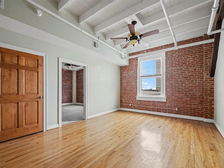 1927 Harborside Dr #304 — Photo 10
