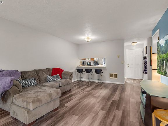 4th image of 13216 NE Salmon Creek Ave #G5