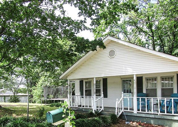 2nd image of 1319 College Ave NW