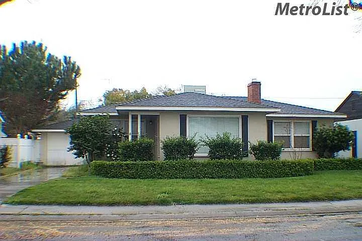 1832 Paul Ave photo 1