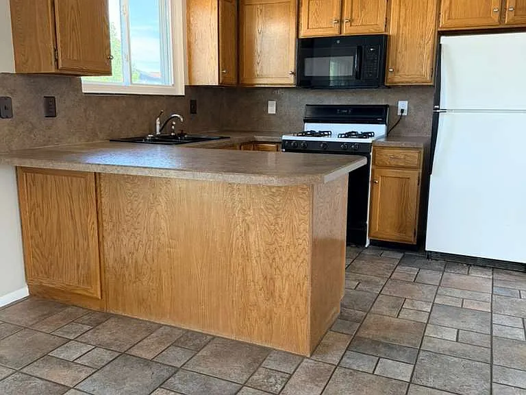 5842 S 2825 W — Photo 6