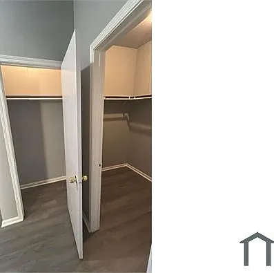 909 E 40th St #301 — Photo 14