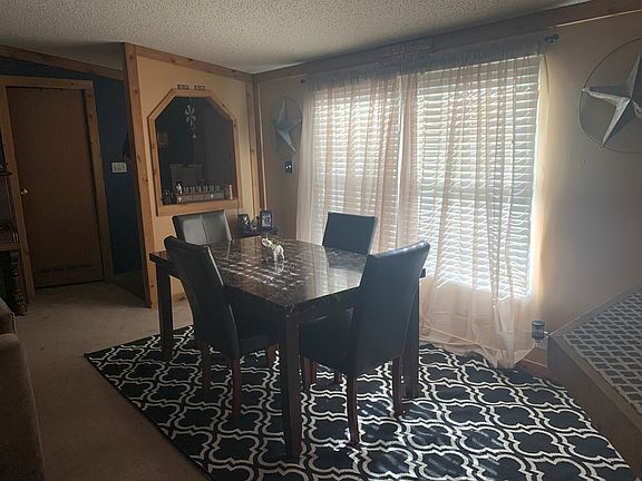 3rd image of 209 Mesquite St
