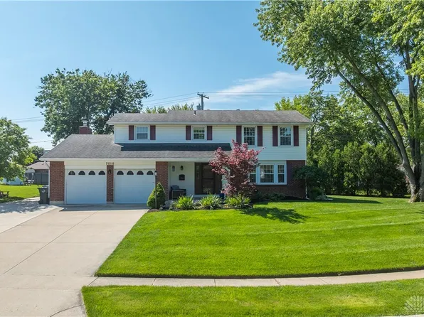 7018 Woodcroft Dr, Englewood, OH 45322