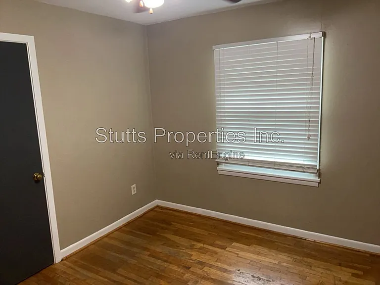 1102 Michigan Ave — Photo 4