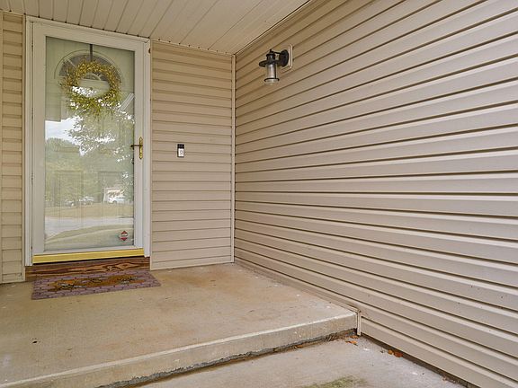 5th image of 1560 S Timbercreek Avenue