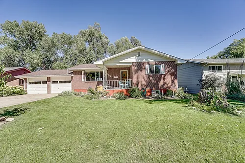 1550 Maple St Photo 1