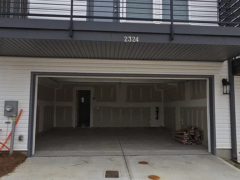 2324 Donnelly Hills Ln — Photo 29