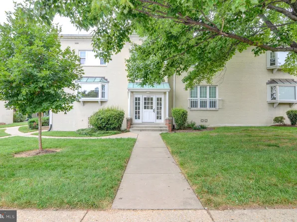 2908 Peyton Randolph Dr APT 101, Falls Church, VA 22044