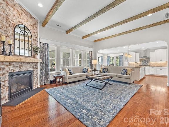 5th image of 2329 Madeira Cir