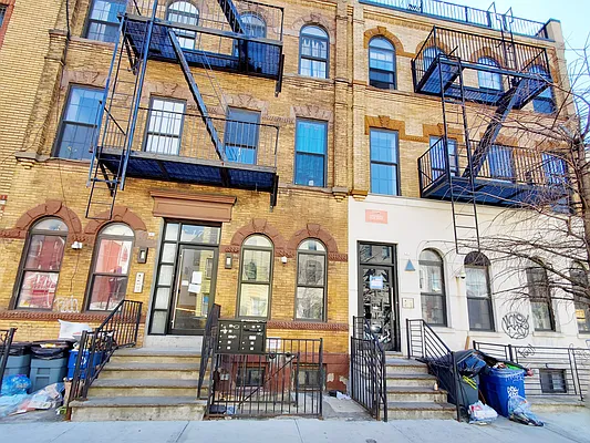 Rented by Sunshine Management Group, LLC | media 12