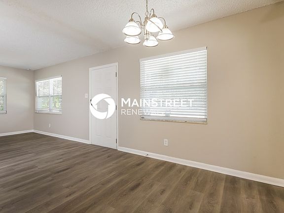 3rd image of 2605 E Ida St
