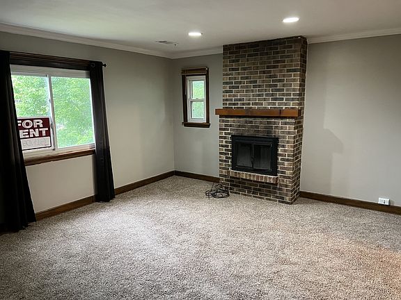 2nd image of 834 Sheridan Ave APT B