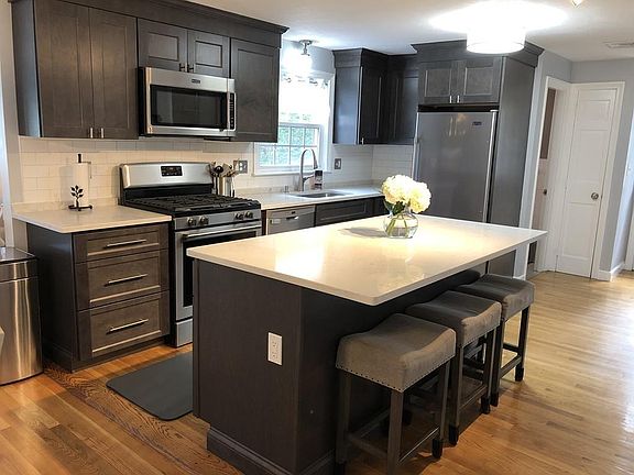 3rd image of 42 Lakeshore Dr