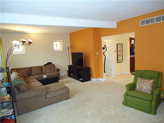 3rd image of 4406 Tholozan Ave