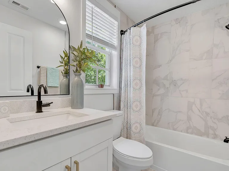 2405 W Texas Ave #4 — Photo 22