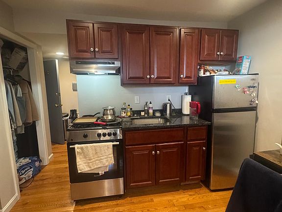 4th image of 98 Strathmore Rd #6B