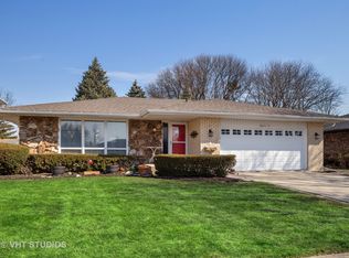 1806 E Aztec Ln, Mount Prospect, IL 60056
