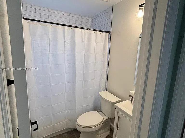 1426 Arthur St — Photo 6