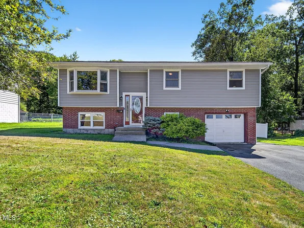 49 Overlook Avenue, Latham, NY 12110