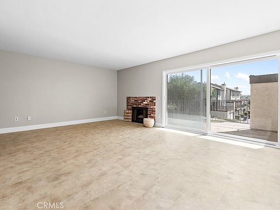 4th image of 4679 Maxwell Ct