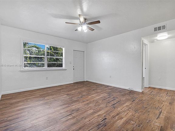 2nd image of 212 NW 46th Ave #212