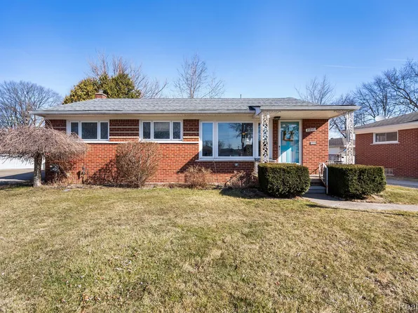 21217 Crane Ct, Saint Clair Shores, MI 48081