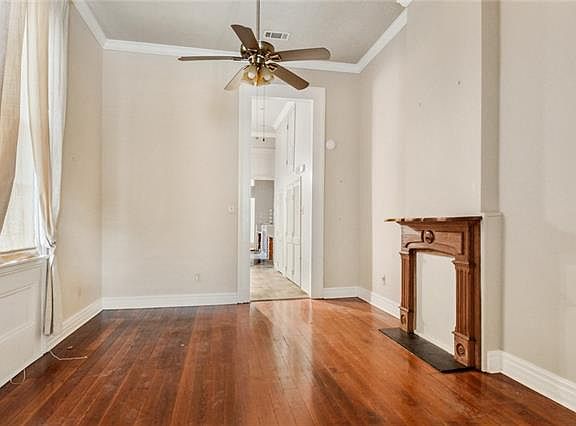 3rd image of 2519 Burgundy St