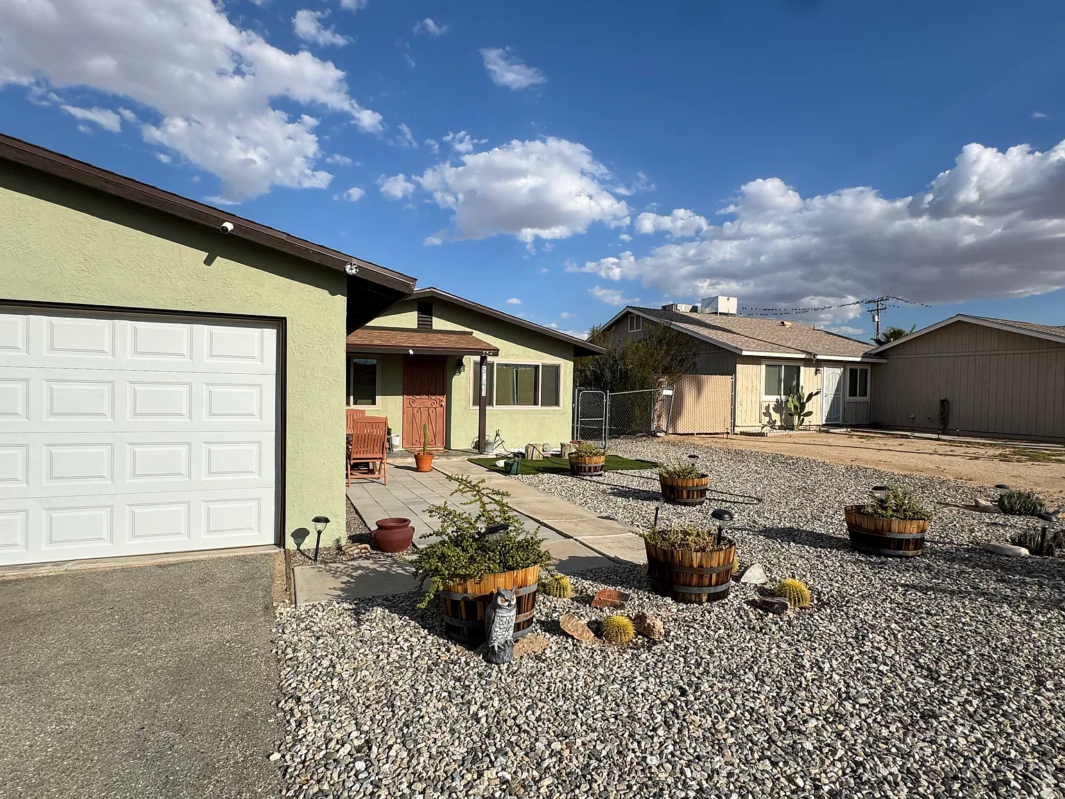 2 bed, 870 sqft, $1,600 — Photo 3