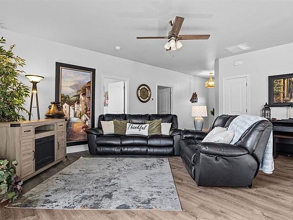 4th image of 1730 Moonlight Drive