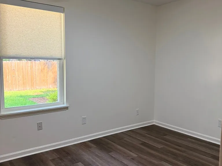 114 Langley Dr #B — Photo 11