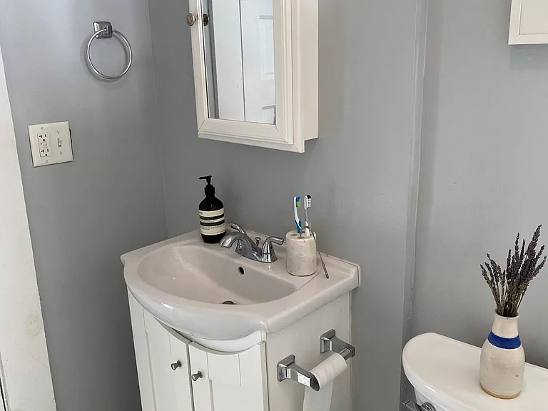 425 W 3rd Ave — Photo 3
