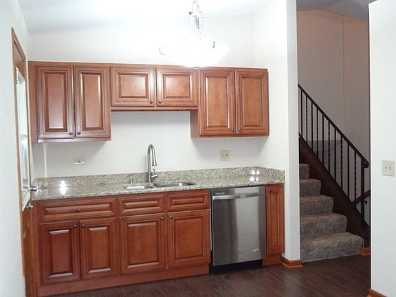 3rd image of 25292 W Fairview Cir