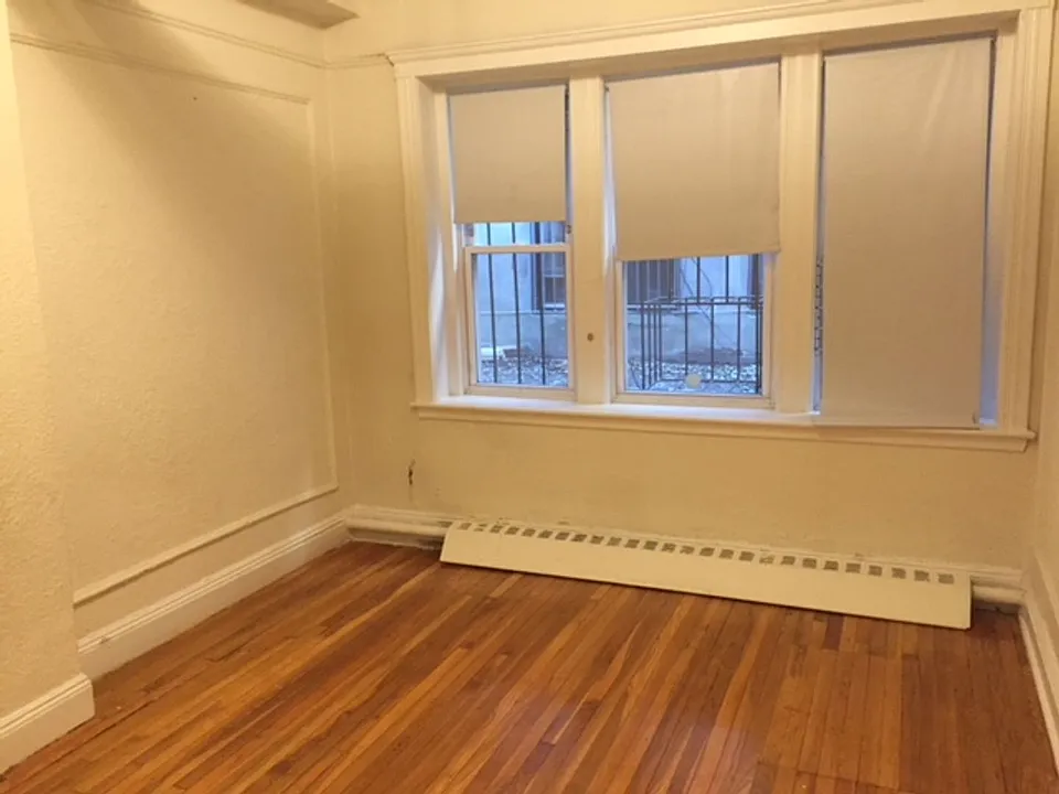 1683 Commonwealth Ave #4