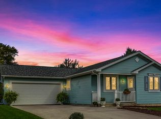 2850 Wild Rose Way, Racine, WI 53402