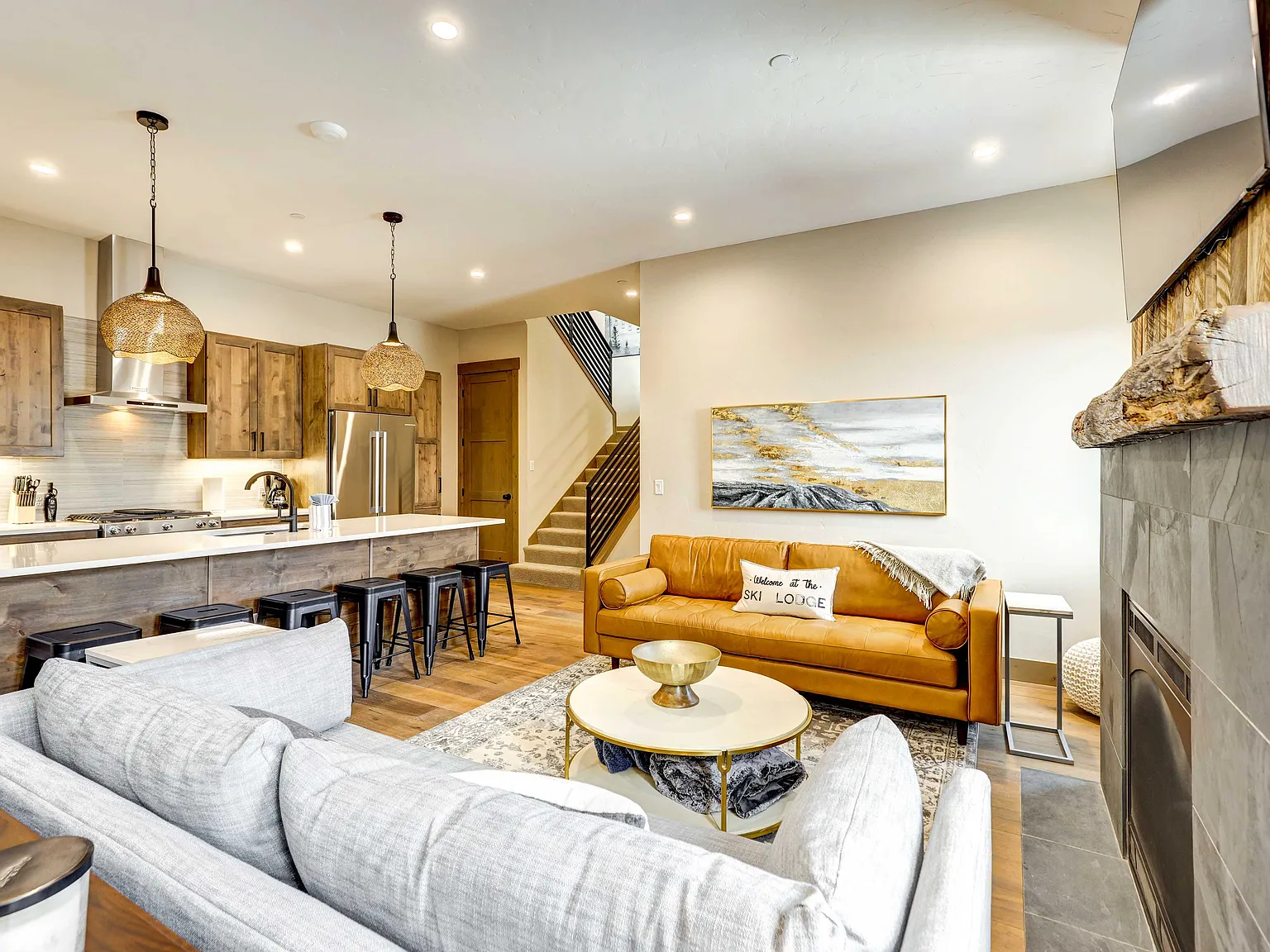 4 bed, 2000 sqft, $6,900 — Photo 3