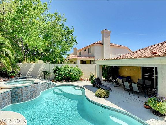 2nd image of 1621 Windsford Cir