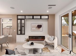 2976 W 13th Ave #2, Vancouver, BC V6K 2T9