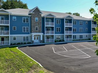 21 Pinecrest Dr #305, Essex Junction, VT 05452