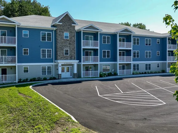 21 Pinecrest Dr #305, Essex Junction, VT 05452