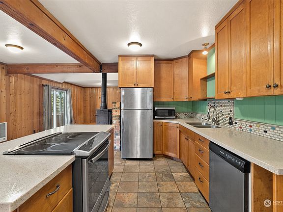 5th image of 3920 Biscay Street NW