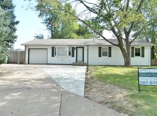 1904 Violet Cir, Manhattan, KS 66502